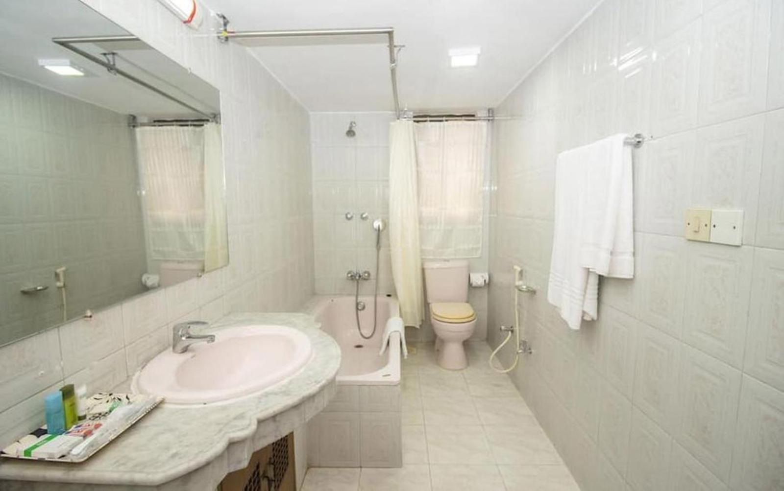 Hotel Suite Palace Baridhara داكا المظهر الخارجي الصورة